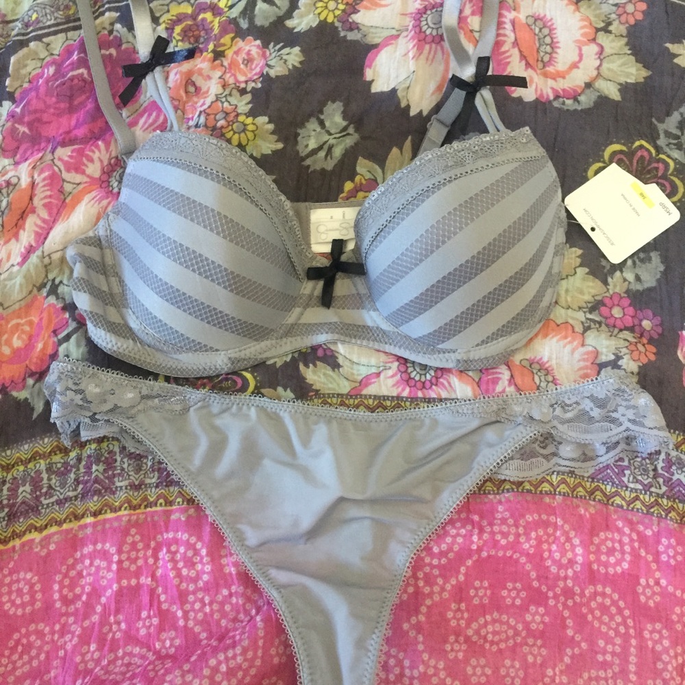 Adorable bra and panty set from Jessica Simpson