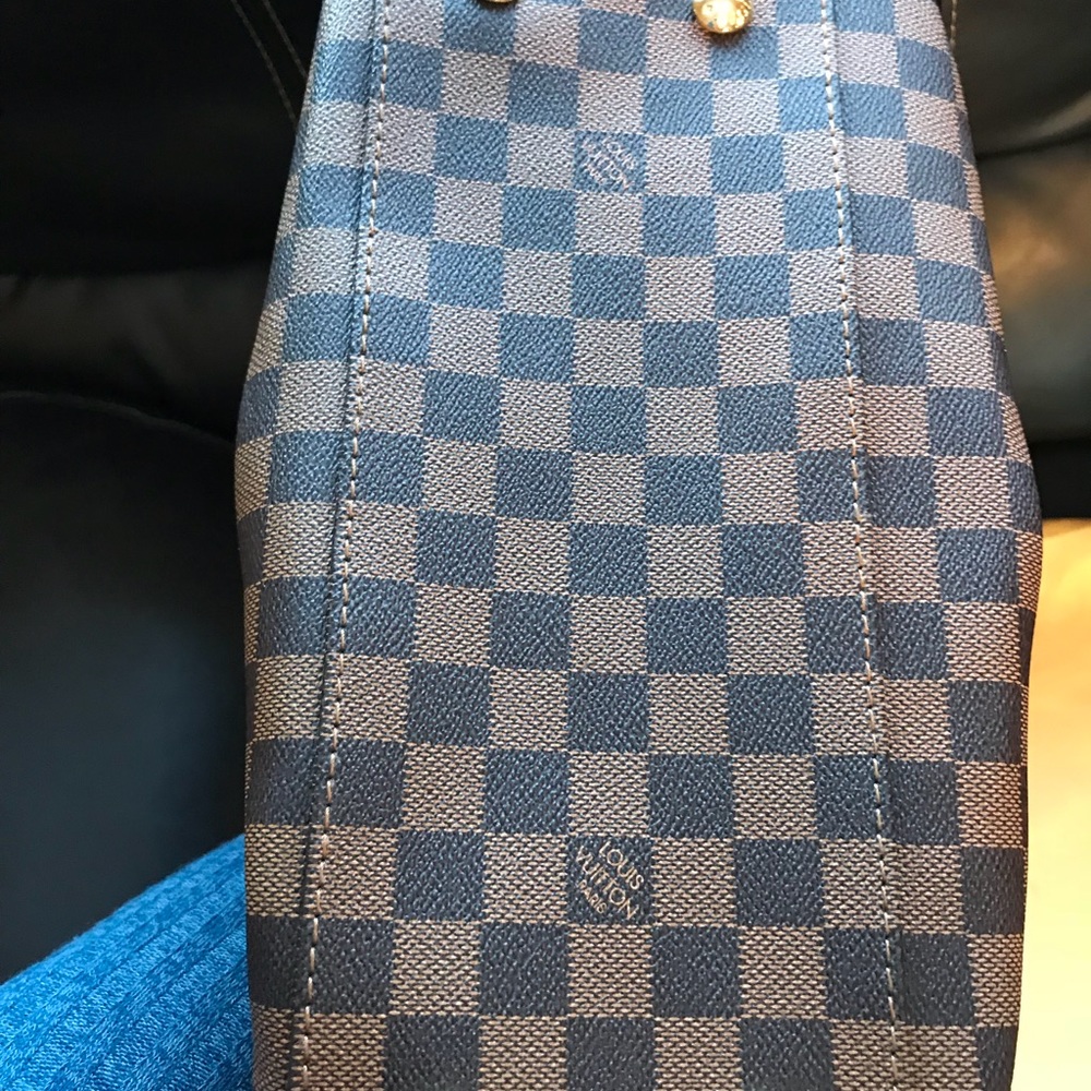 !SOLD!Authentic Louis Vuitton Trevi PM - Picture 3 of 8
