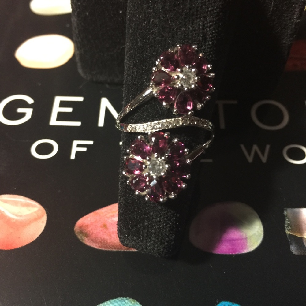 Pear Shaped Raspberry Rhodolite & White Zircon - Picture 4 of 8