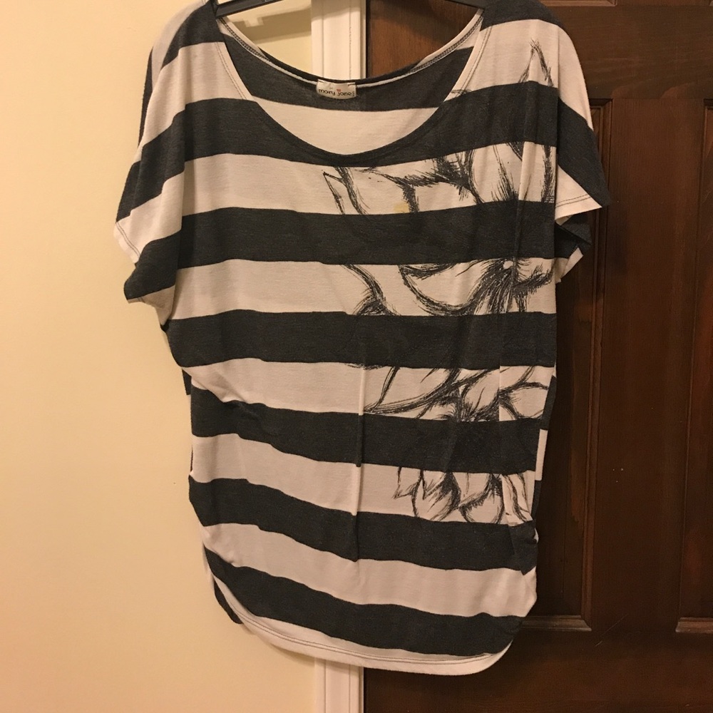*** 50% in bundle Black n White Striped Top