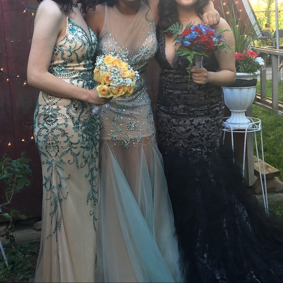 ONE OF A KIND PROM DRESS FROM FRANCE - Picture 2 of 8