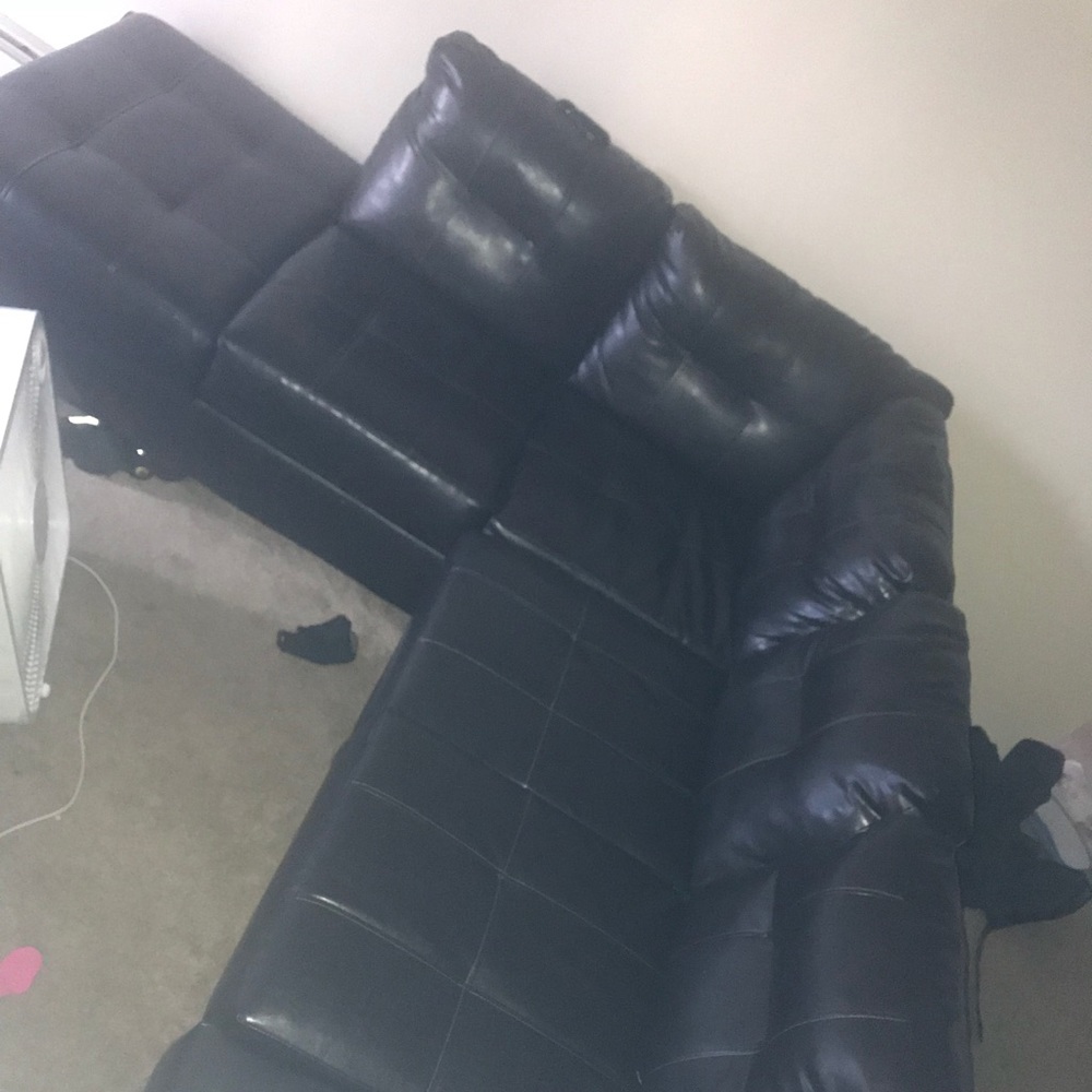 Leather sectional - Picture 2 of 4