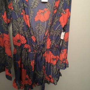 New with tags!! Tularosa floral romper.