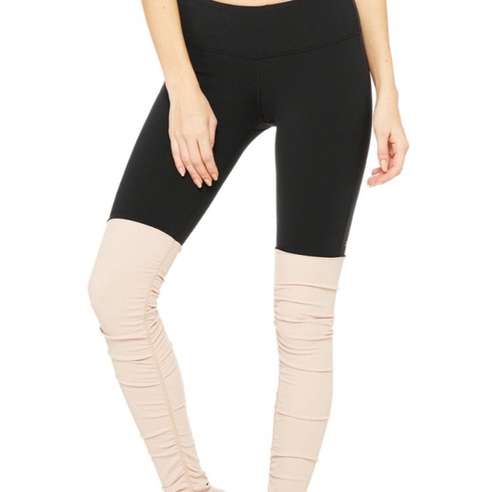 ISO Alo Goddess Leggings-Size M