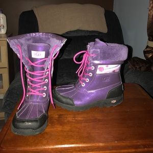 Cutest snowboots UGG 4 girls. Mint Cond youth sz4!