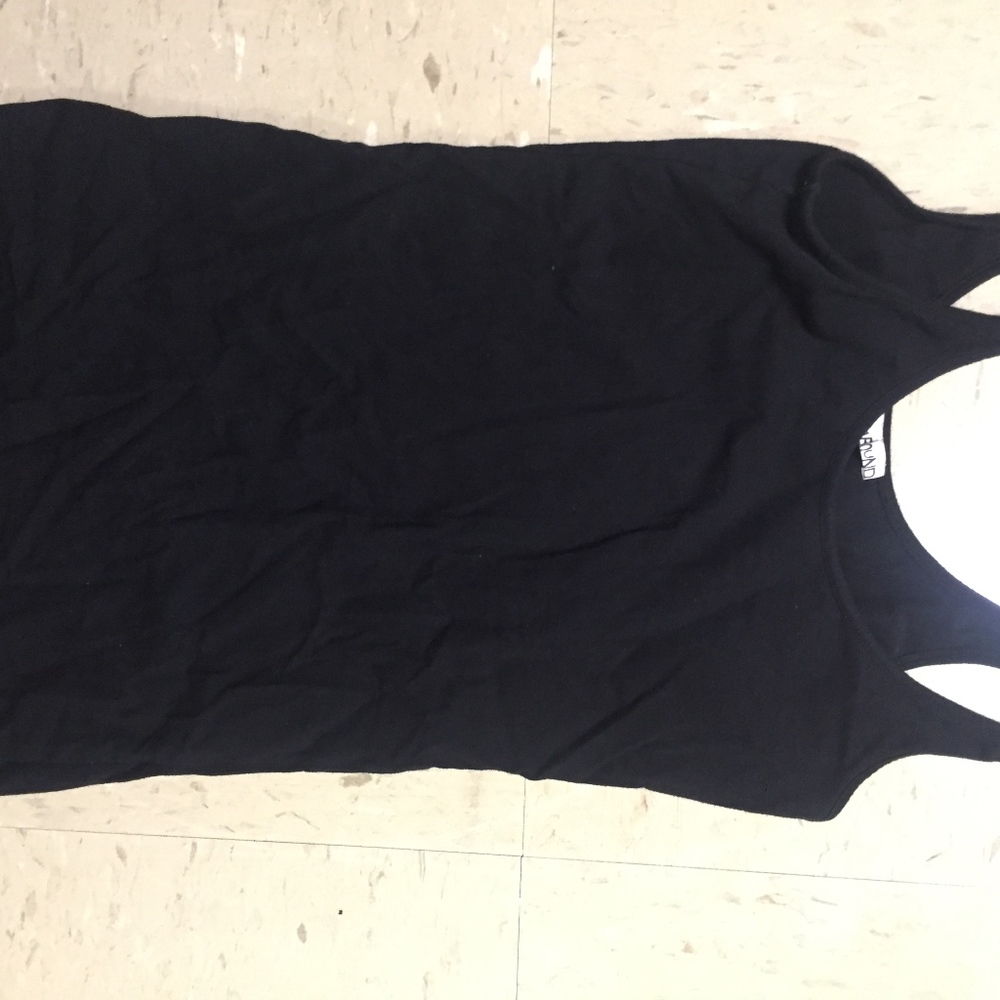 black fitted tank