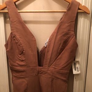 ✨Host Pick✨Plunge neck midi dress with slit size L