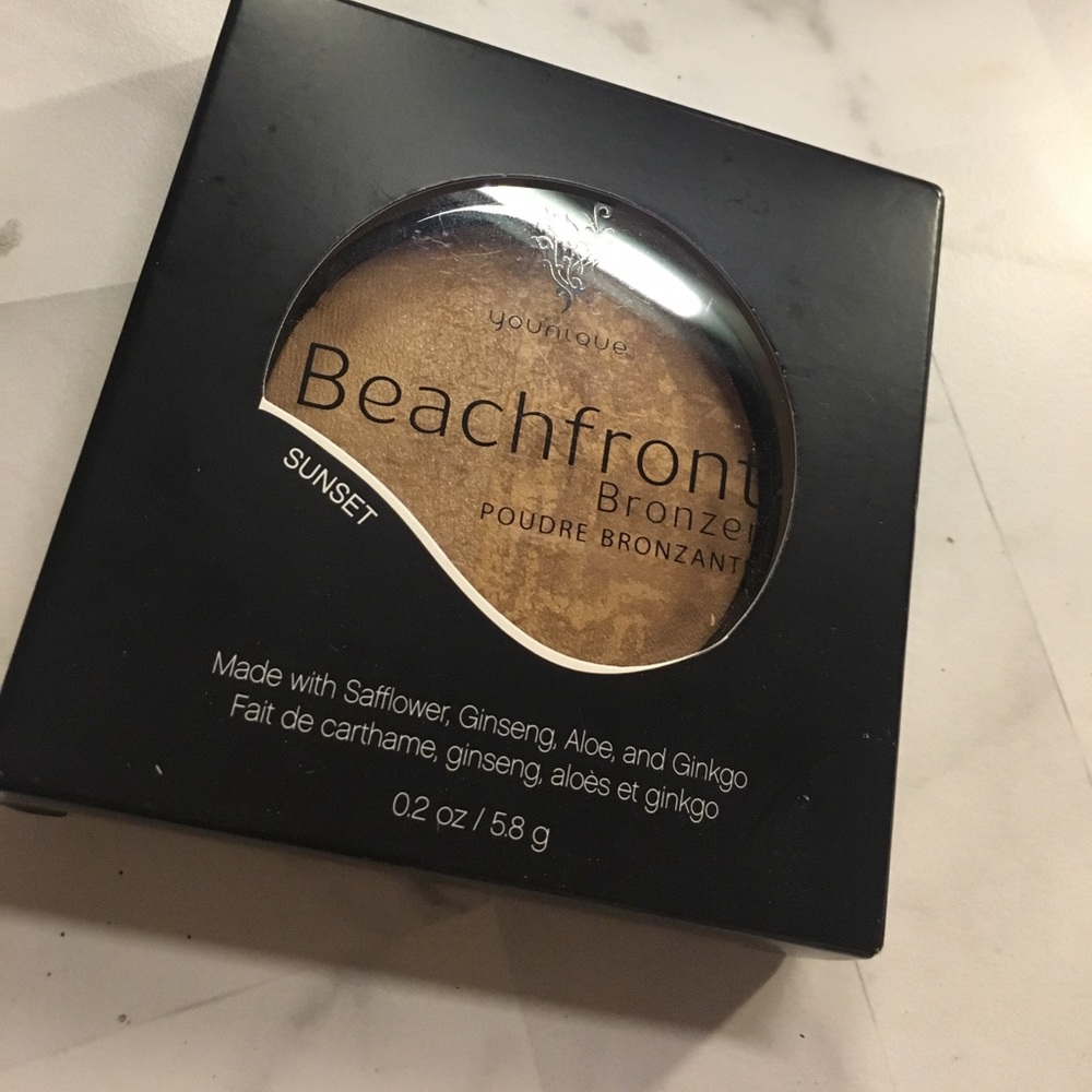 Younique Beachfront Bronzer in Sunset