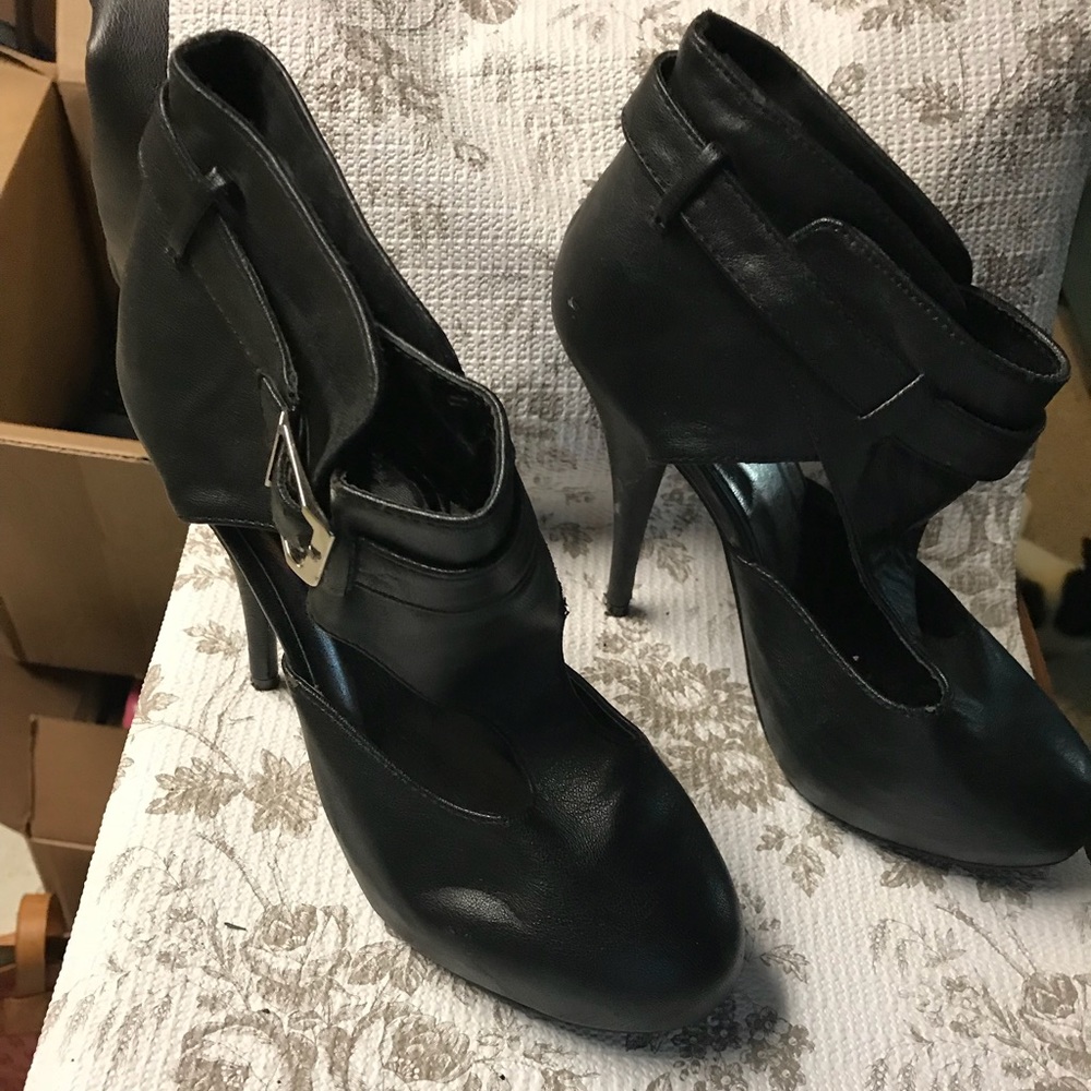 Women’s black ankle strap heels