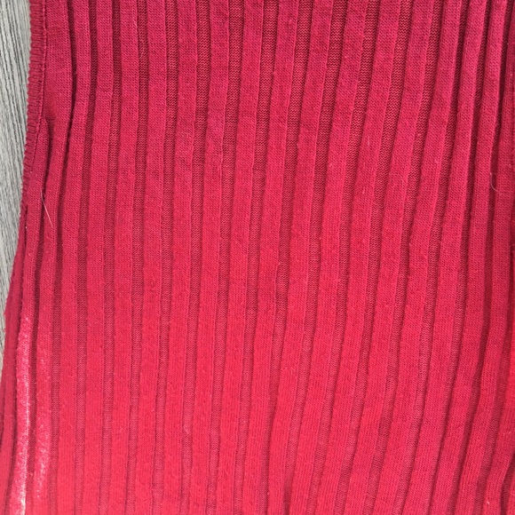 Red Ribbed Racerback Crop. - Picture 3 of 5