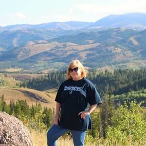 Meet your Posher, Debbie