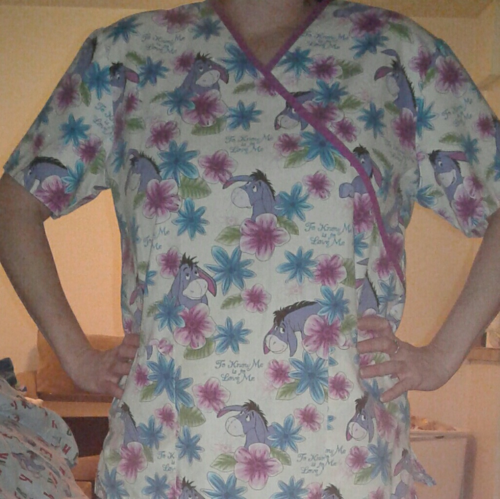 Scrub top