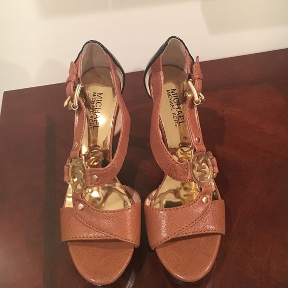 Michael kors heels - Picture 1 of 2