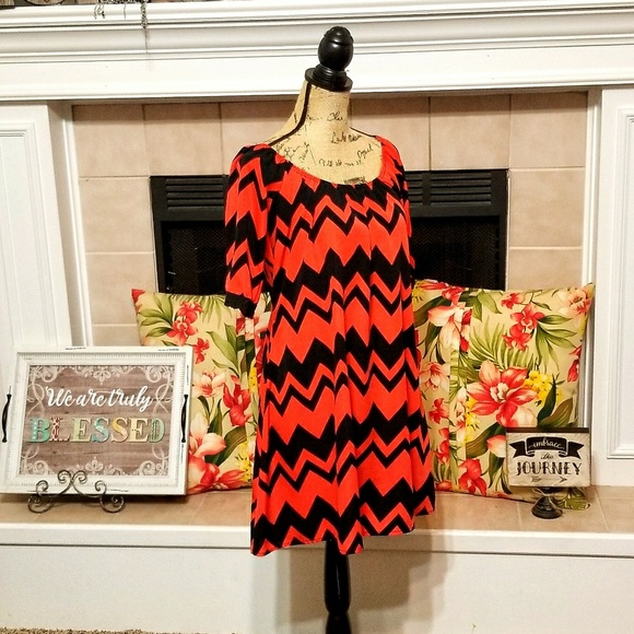 2tee couture short sleeve cheveron print dress Med - Picture 2 of 6