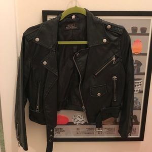Black Vegan leather cropped moto jacket Sz Small