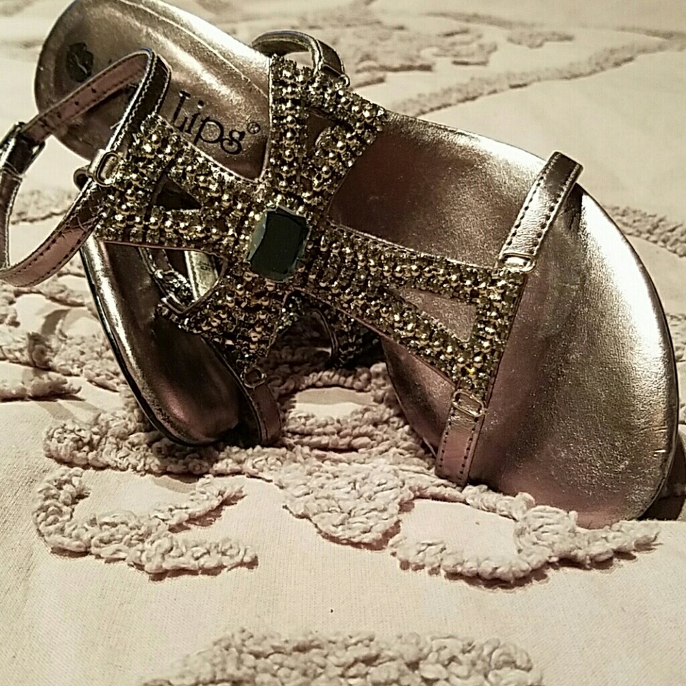 🎉HP🎉Open Toe Two Lips Shoes 🍬