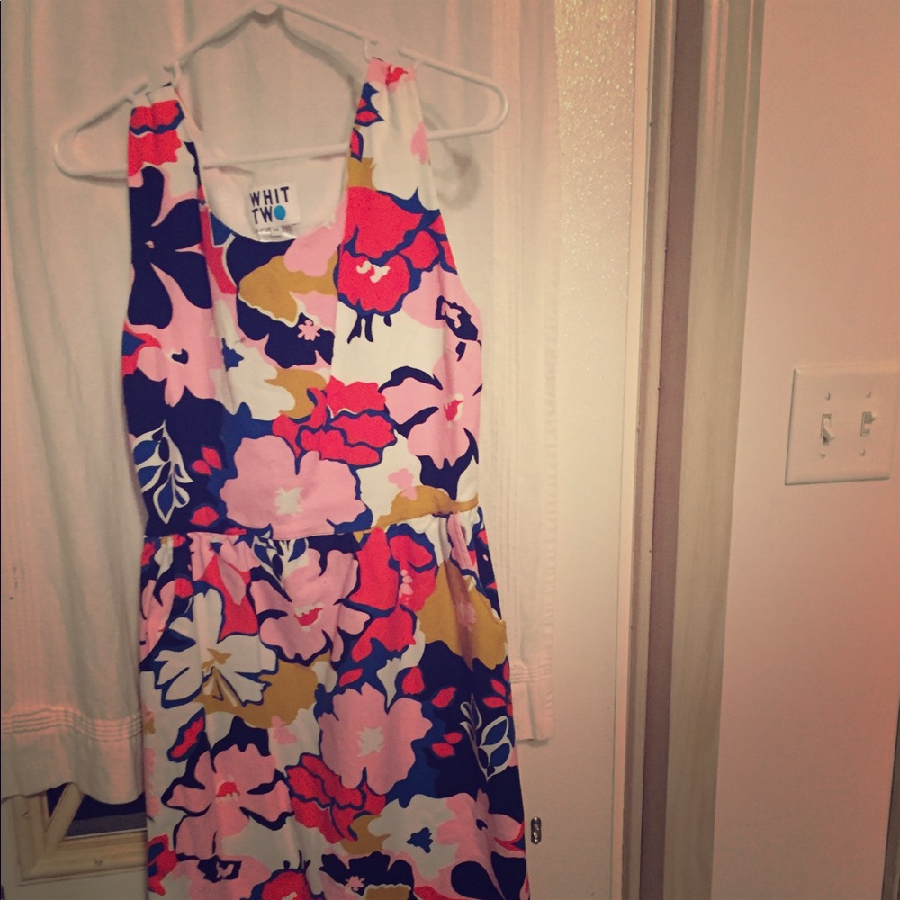 Spring pencil dress.   With keyhole back.