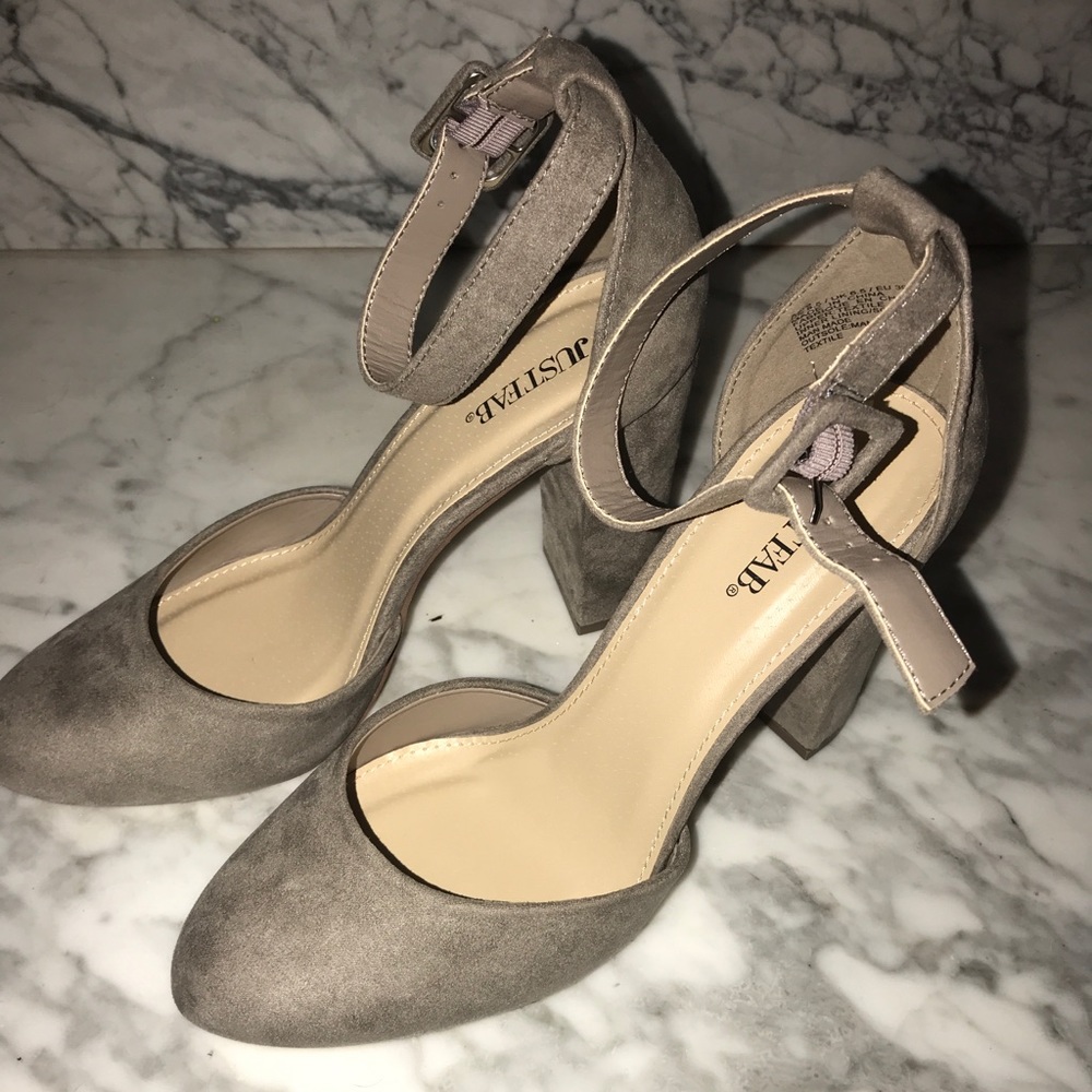 NEVER WORN! Arza Pump Womens Shoe