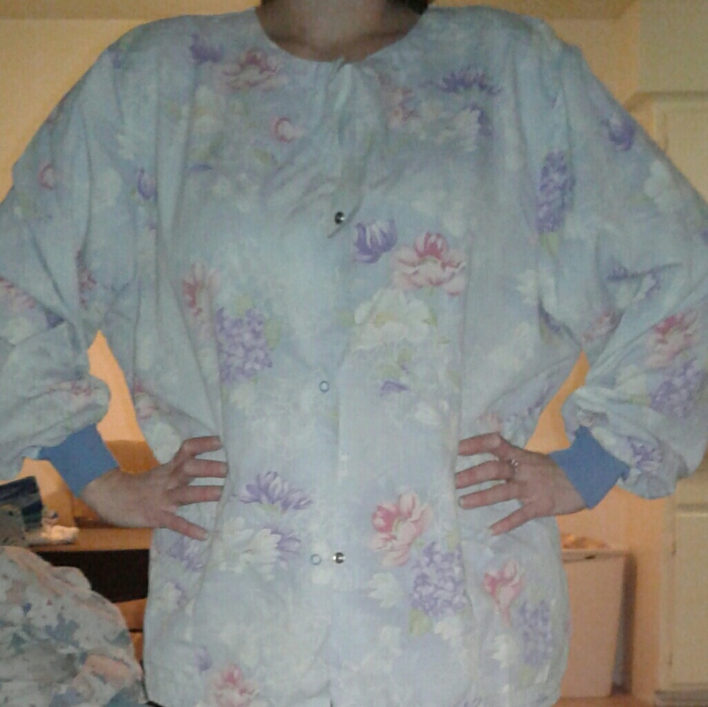 Scrub top