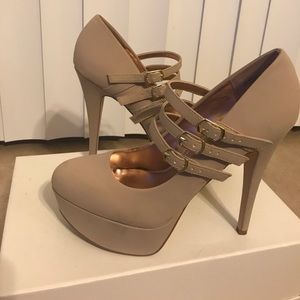 NUDE heels!