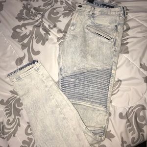 Biker Jeans.