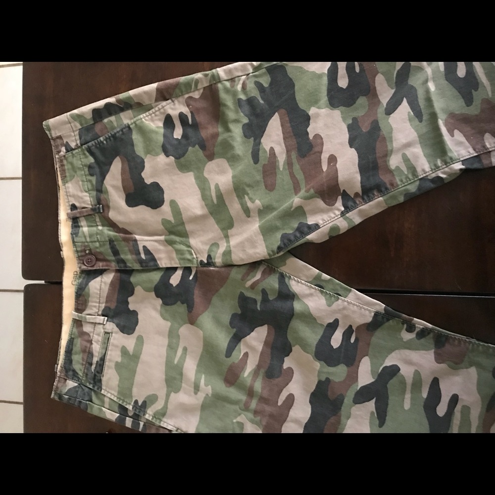 Gap Camouflage pants