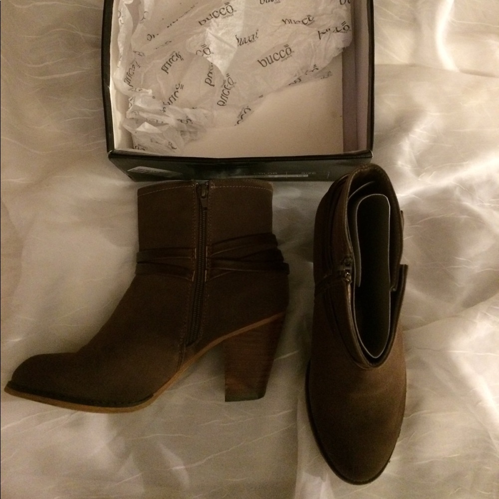 Bucco Emmy Taupe zip booties 3" heel