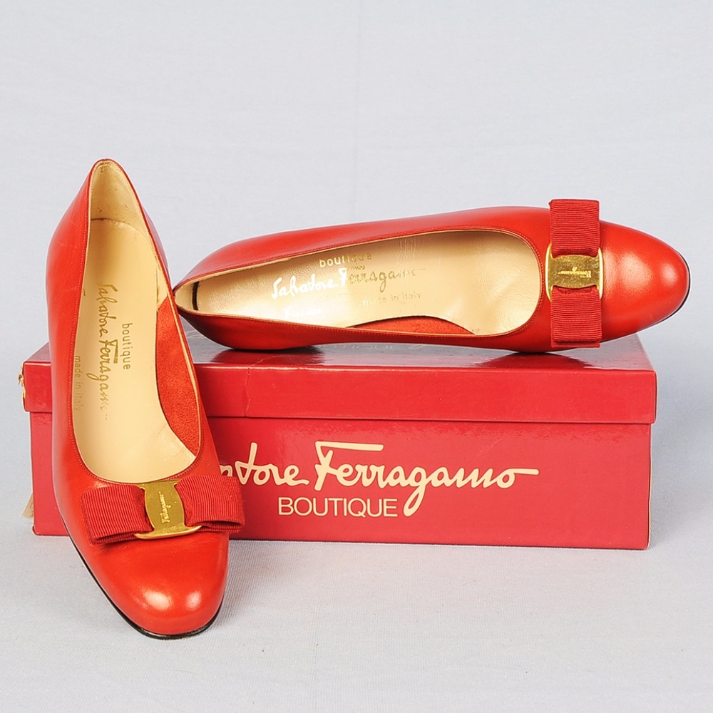 Red, low heel, with bow, Ferragamo "Lillaz" shoes