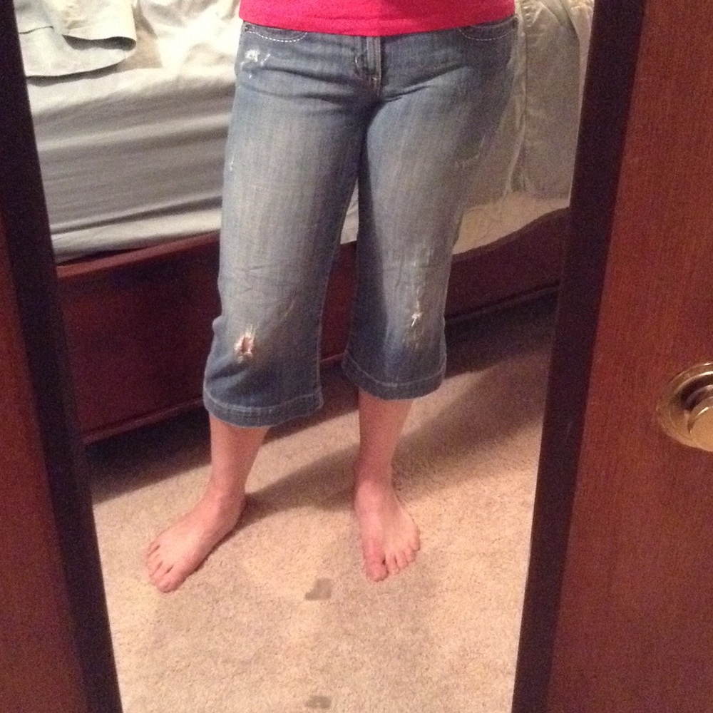 De-stressed Bootcut Capris