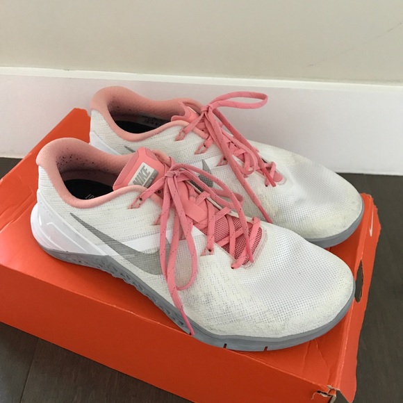 SOLD Nike Metcon 3 Women's size 7.5 White/Melon - Picture 1 of 8