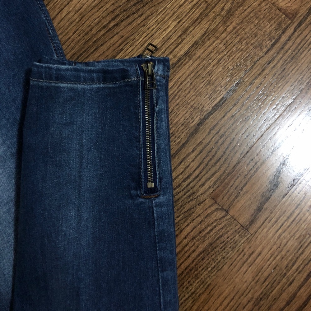 Jeans - Picture 2 of 4