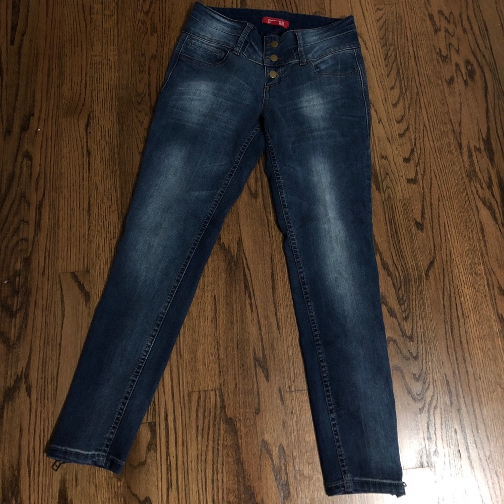 Jeans - Picture 3 of 4