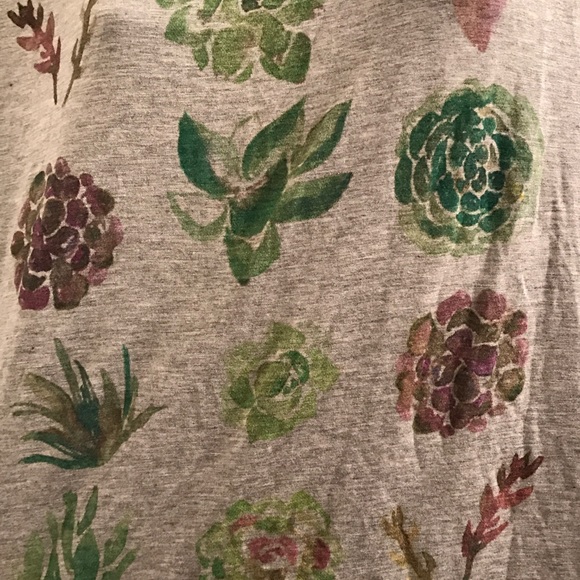 (1X) Plus Size Floral Cacti Cactus T-Shirt - Picture 4 of 5