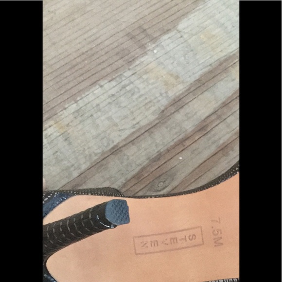 STEVEN BY STEVE MADDEN WALKERRR IN GREY METALLIC. - Picture 6 of 6