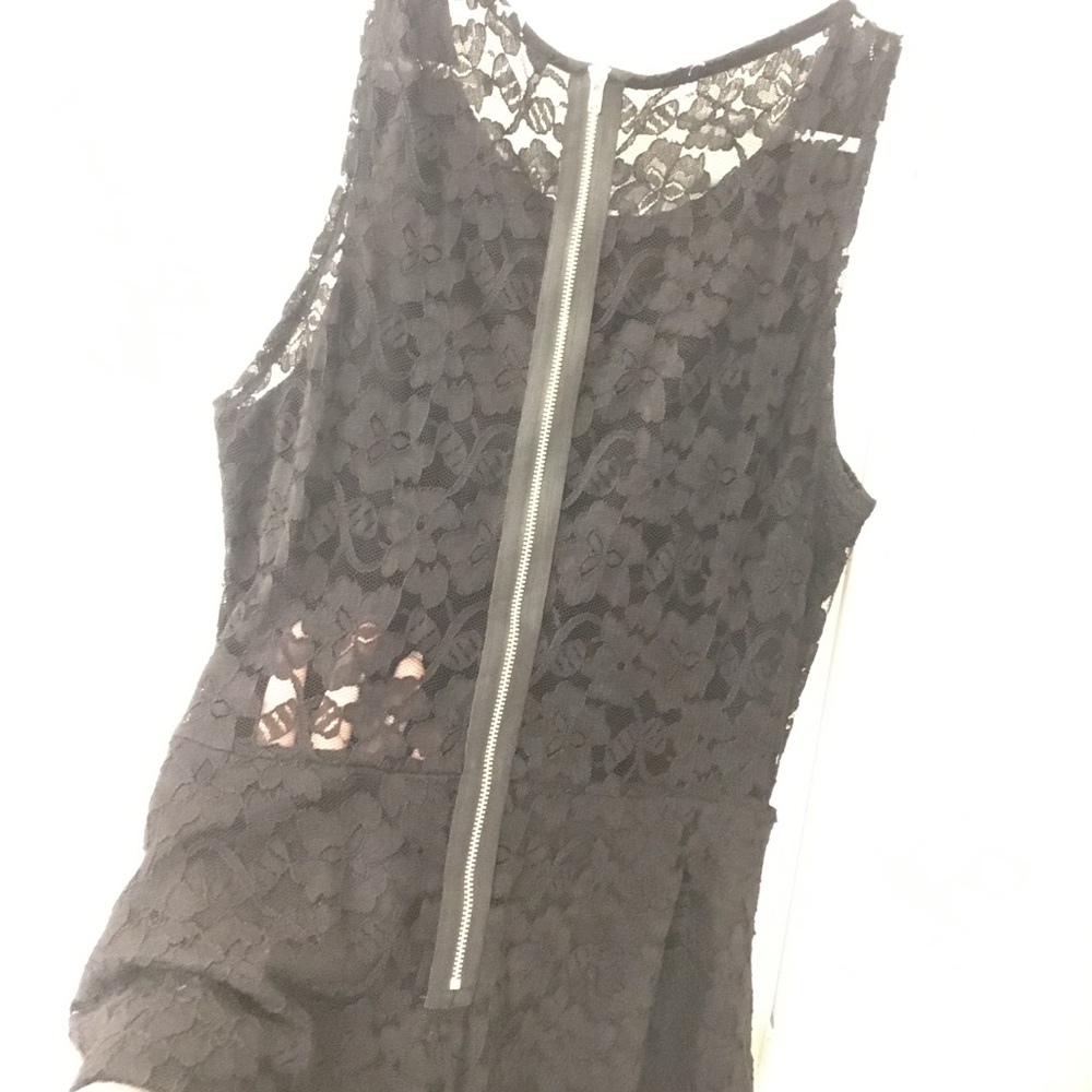 Black lace peplum top - Picture 7 of 7