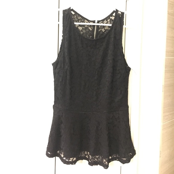 Black lace peplum top - Picture 6 of 7