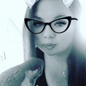 Meet your Posher, Caitlin