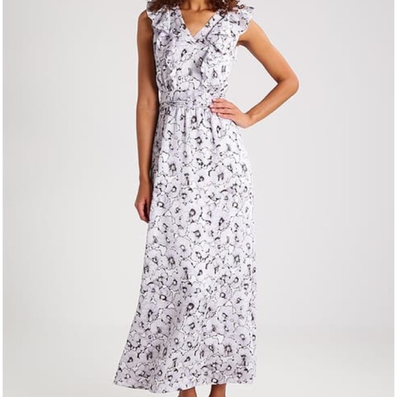 Banana Republic Dresses & Skirts - Banana Republic Floral Ruffle Maxi Dress