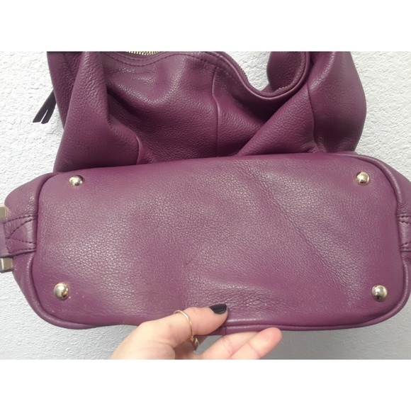 B. Makowsky Handbag - Picture 4 of 8