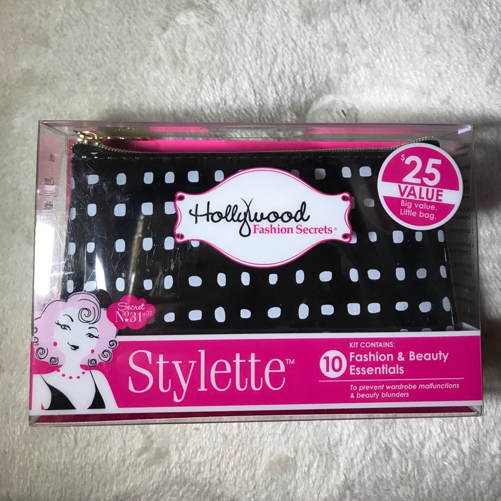 Hollywood Fashion & Beauty Essential Kit!