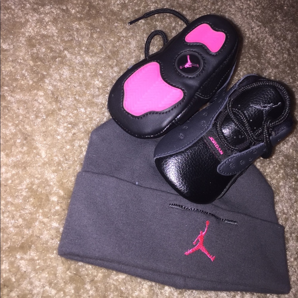 Girls Infant Jordans 2C