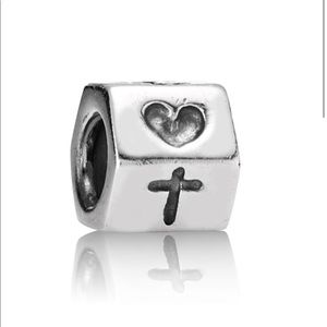 Discontinued Pandora faith, hope & love charm ✨