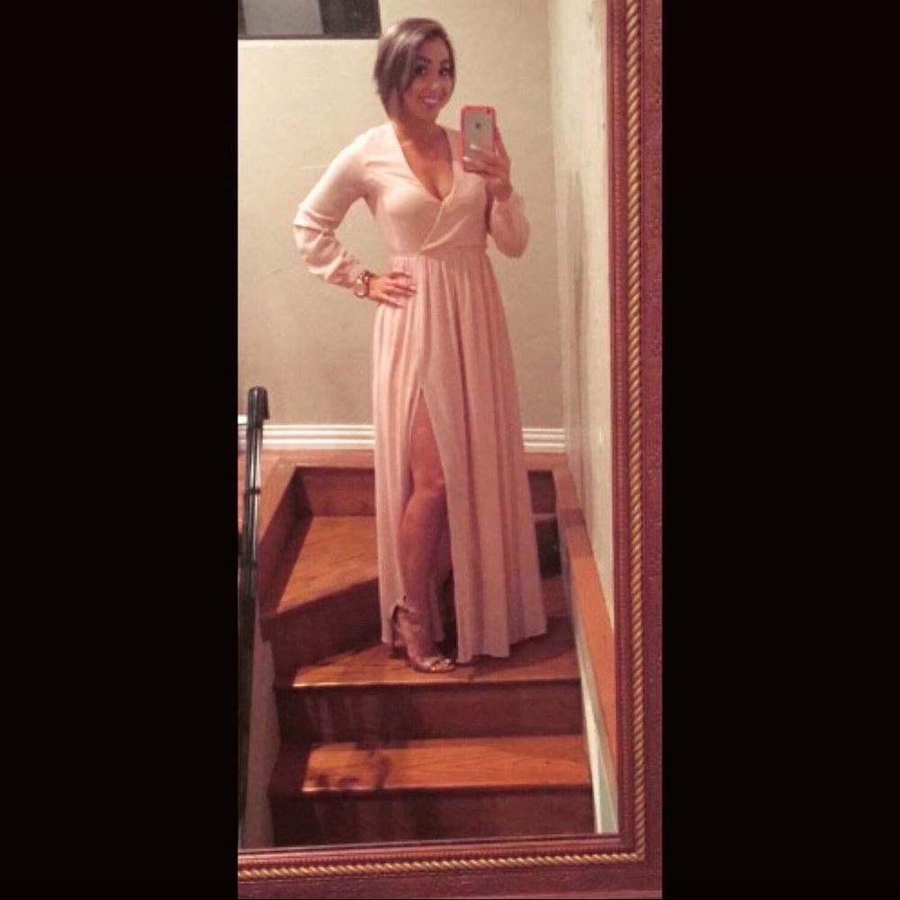 Stunning blush dress, high slit