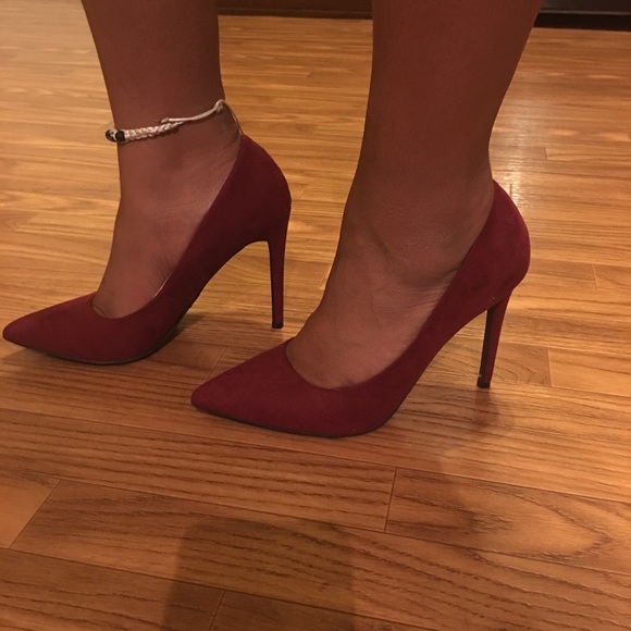 👠Wine Suede Heels👠 - Picture 2 of 3