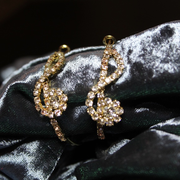 Music Note Hoops - Picture 2 of 7