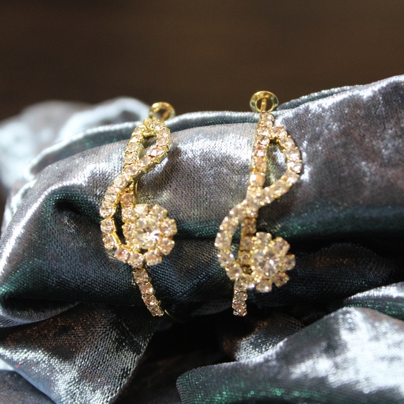 Music Note Hoops - Picture 7 of 7