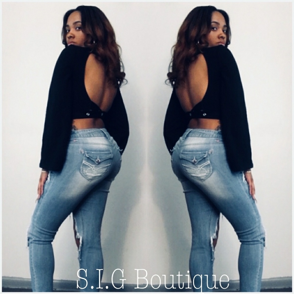 Black back out crop top.  Ladies night out favorit - Picture 3 of 3