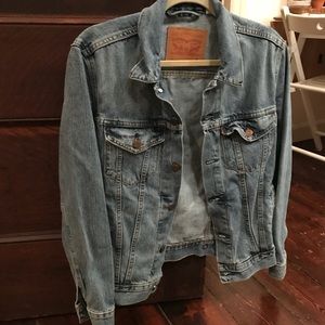 Levi’s boyfriend trucker Jean jacket