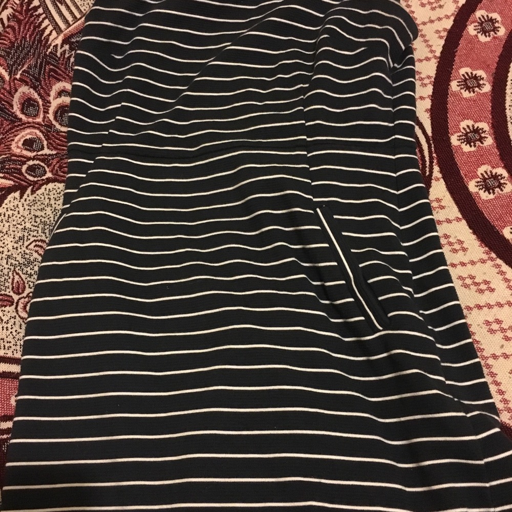 Dress - Picture 5 of 5