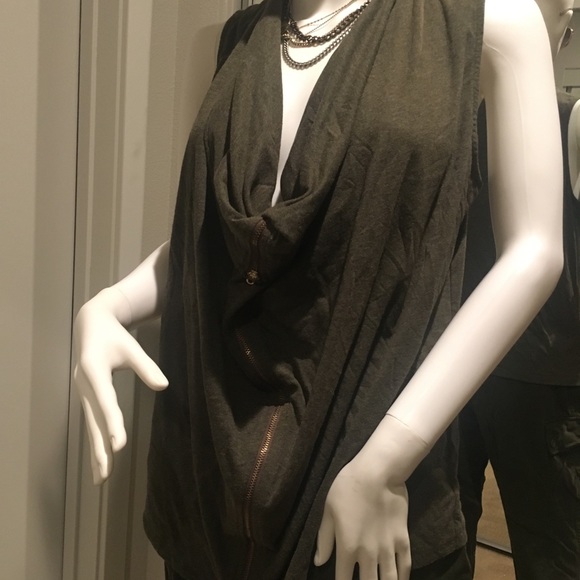 J. Crew zippered vest. - Picture 2 of 5